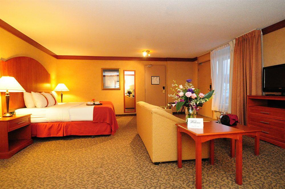 Holiday Inn Sudbury By Ihg Exterior photo